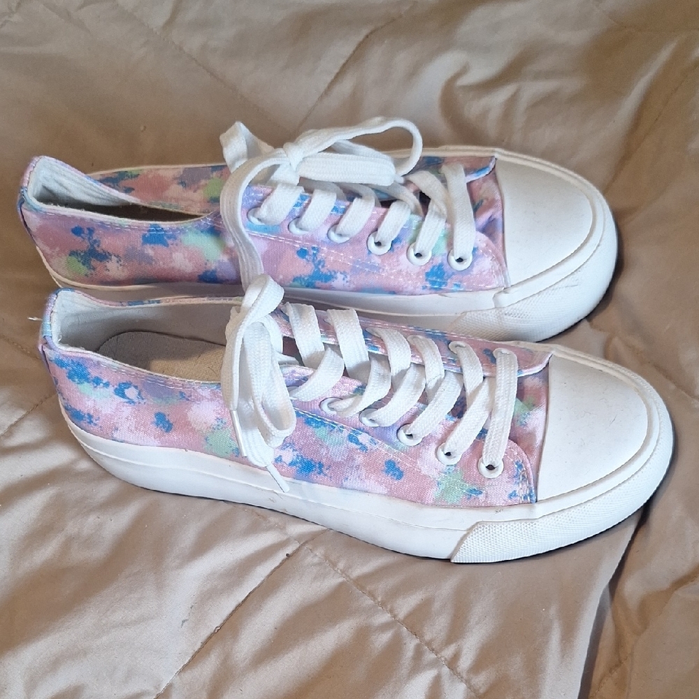 Colorful Women's Canvas Sneakers Size 7